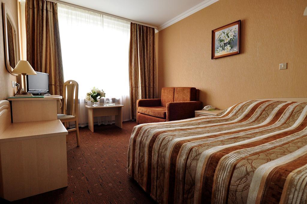Hotel Yubileiny Minsk Exterior foto